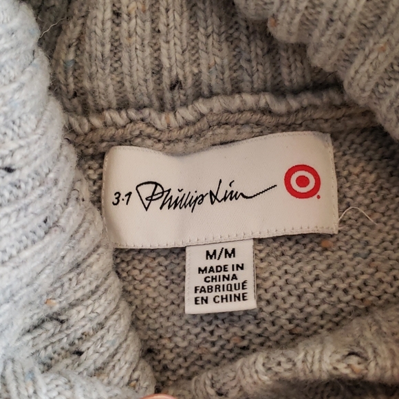 Wool blend sweater. Size medium - Picture 6 of 6